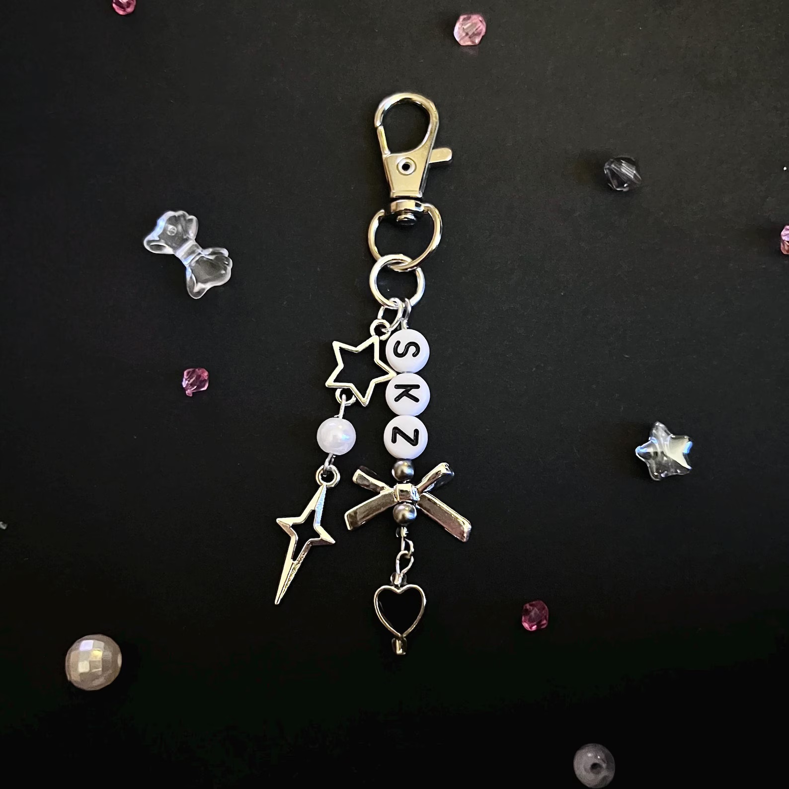 Phone Accessories Ideas - SKZ Stay Kpop Perlen-Schlüsselanhänger/Schlüsselanhänger | Konzertzubehör,
